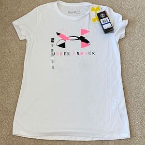 GIRL’S Under Armour T-shirt SIZE YXL
